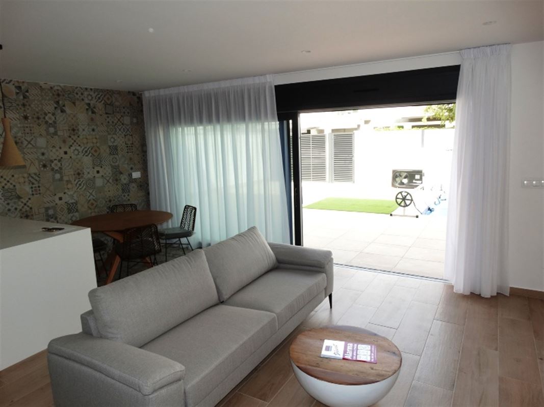 Rambla Beach Semis
