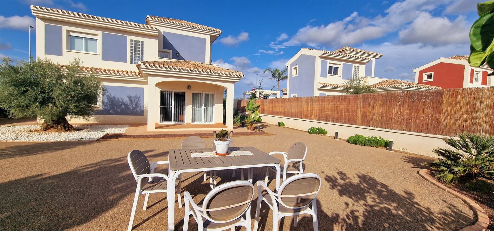 JARDINES DE ALMENARA