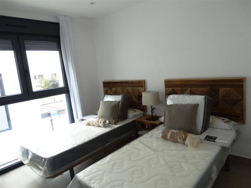 Rambla Beach Semis