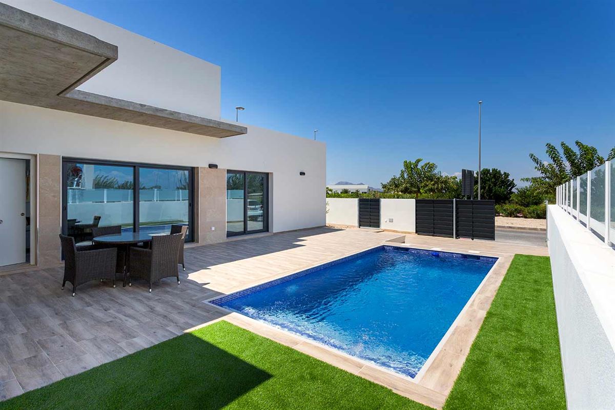 Nueva Daya Villas