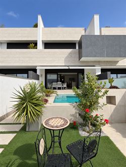 Pura Vida IV