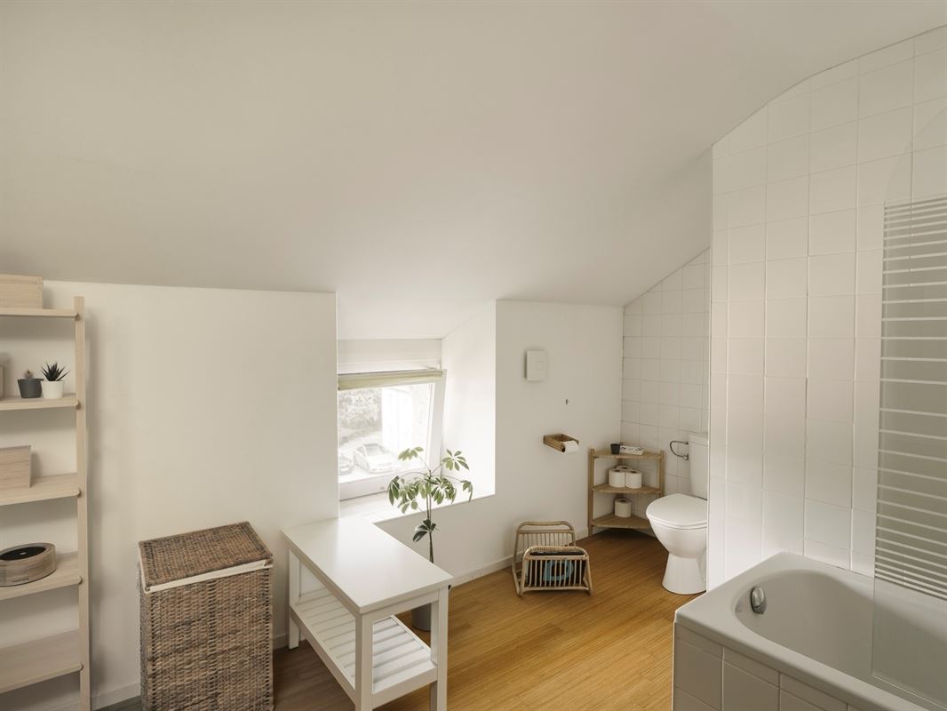 HLNEB63-Whise-7 - Copie.jpg