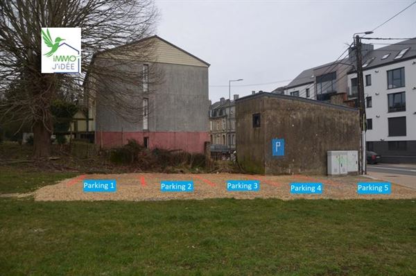 5 places de parking à louer.