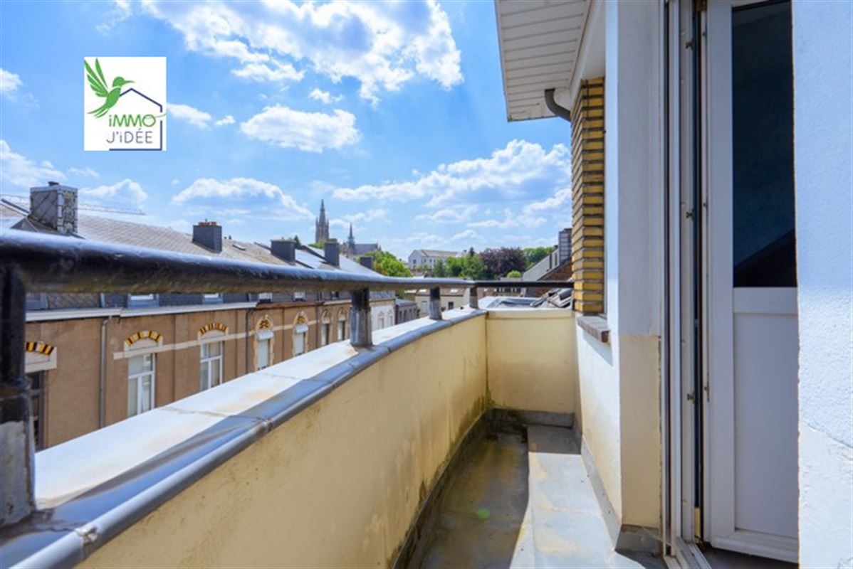 Maison bel étage au centre ville dans une rue calme