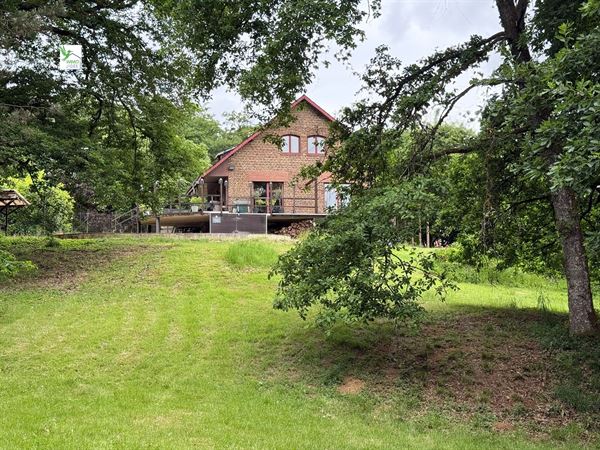 Propriété rare aux portes du Luxembourg – À Schoppach. Nature, intimité & potentiel constructible