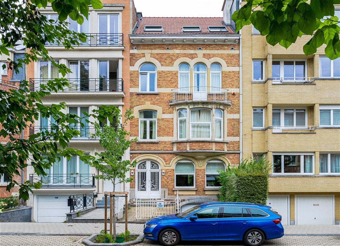 XL/Roosevelt, pretty Mansion (6 bedrooms/4 bathrooms), beautiful reception rooms, garden