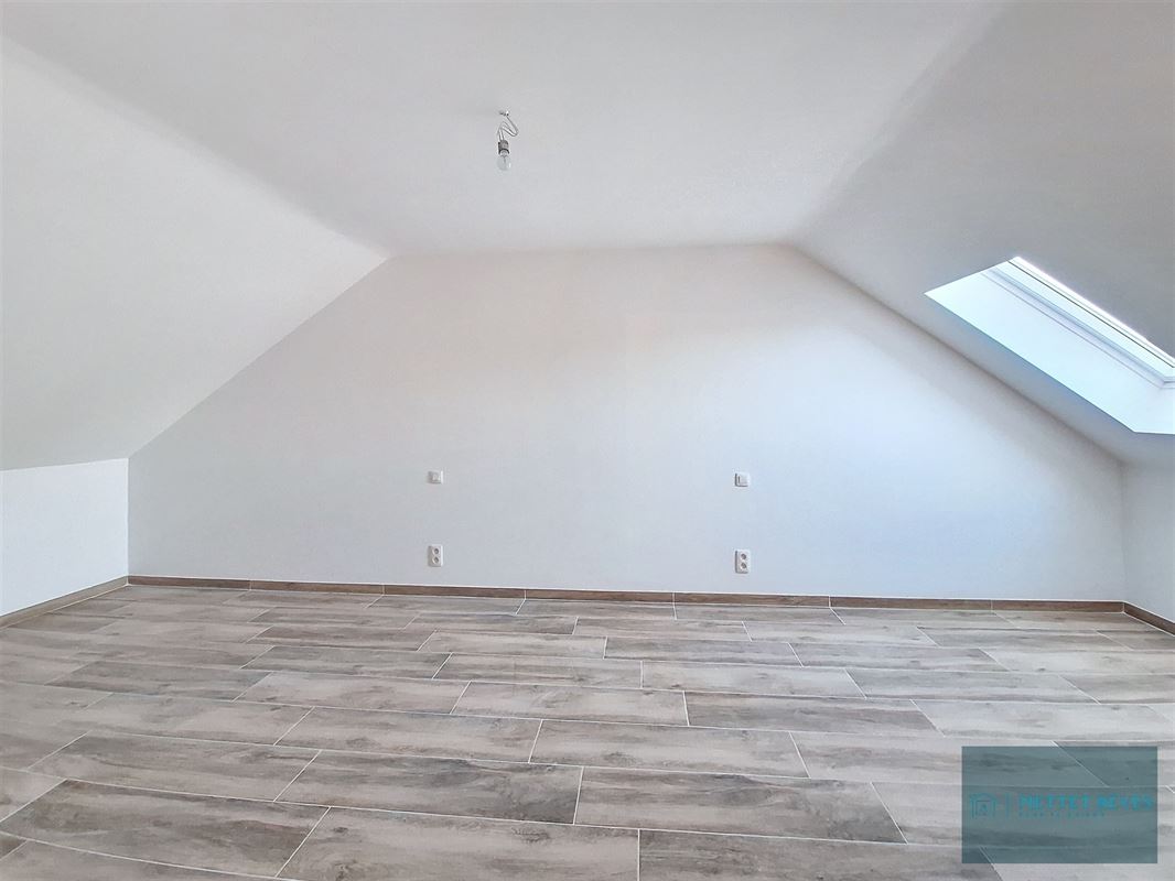 Villa neuve de 3 chambres jardin et garage.