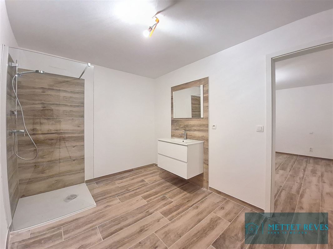 Villa neuve de 3 chambres jardin et garage.