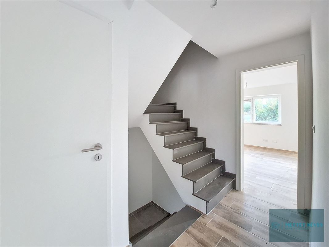 Villa neuve de 3 chambres jardin et garage.