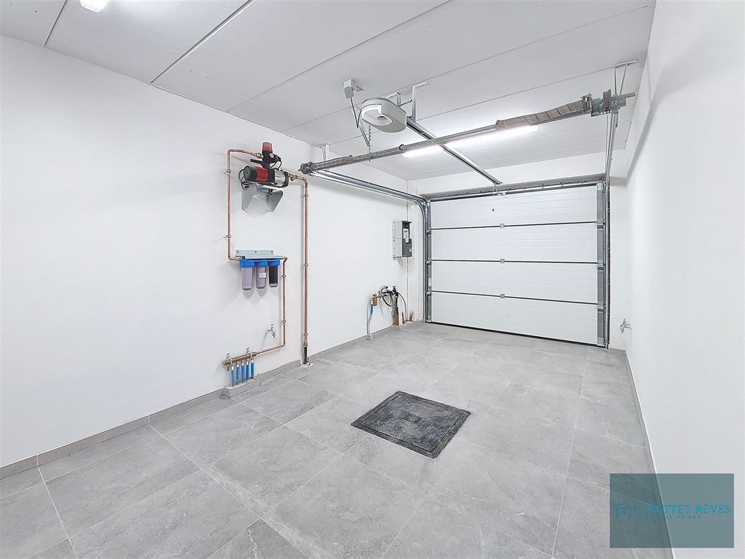 Villa neuve de 3 chambres jardin et garage.