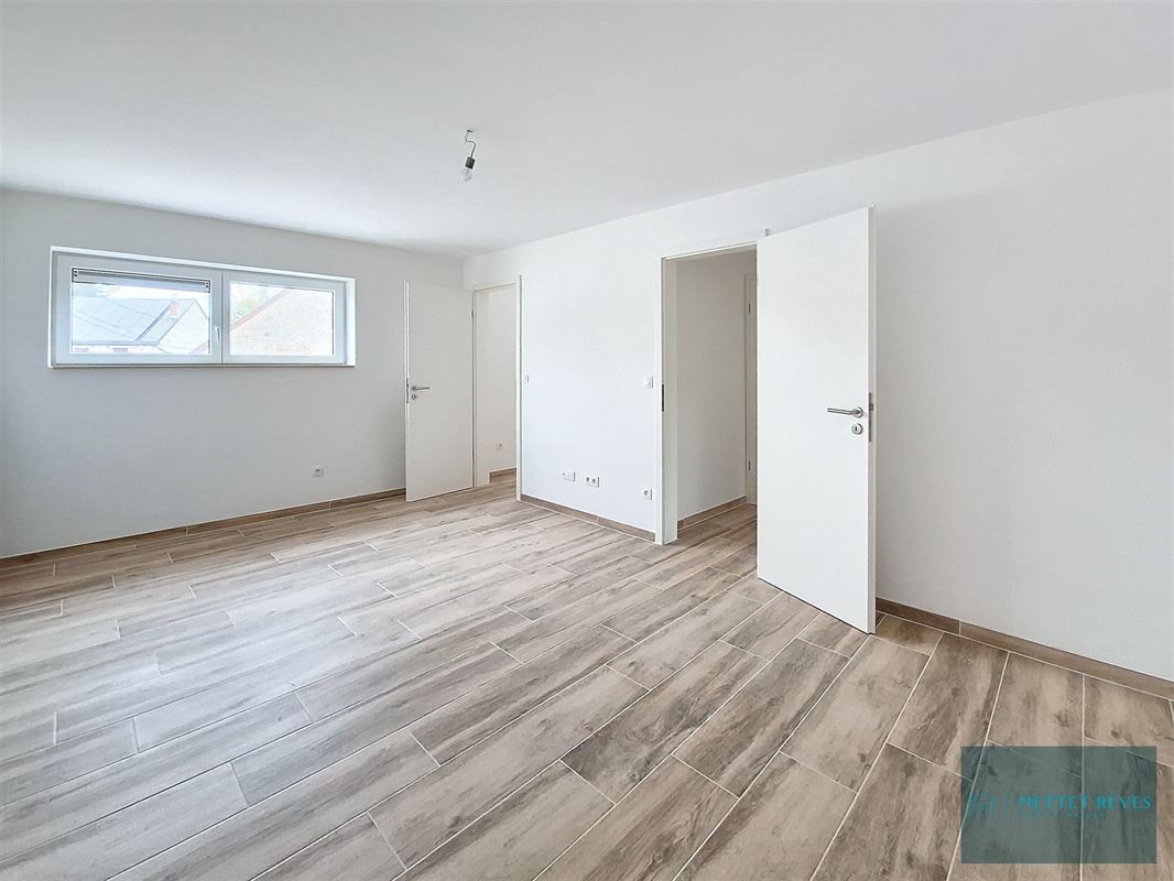 Villa neuve de 3 chambres jardin et garage.