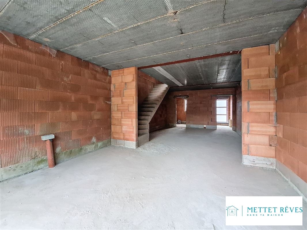 Maison jumelée(4 unités)
de 140 m2 à 240 m2 en gros oeuvre fermé.