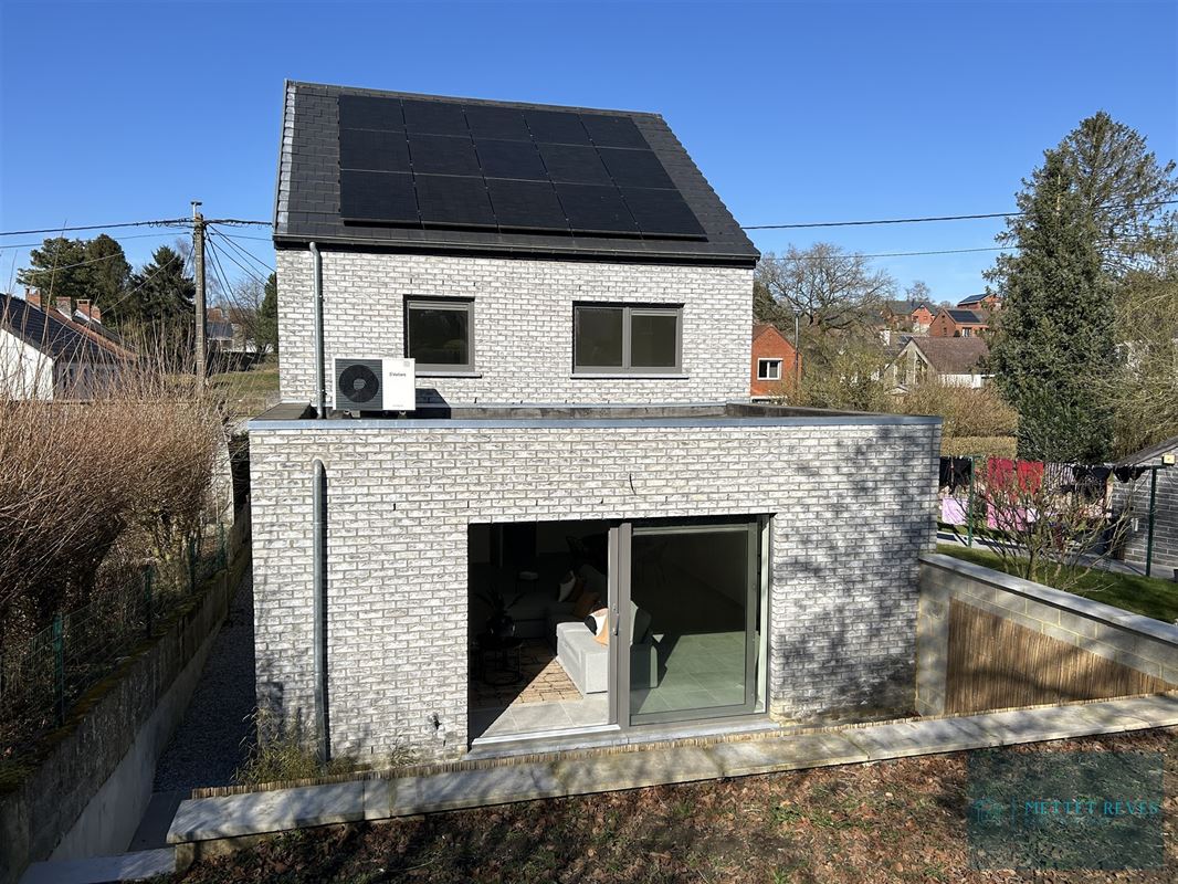 Villa neuve de 3 chambres jardin et garage.