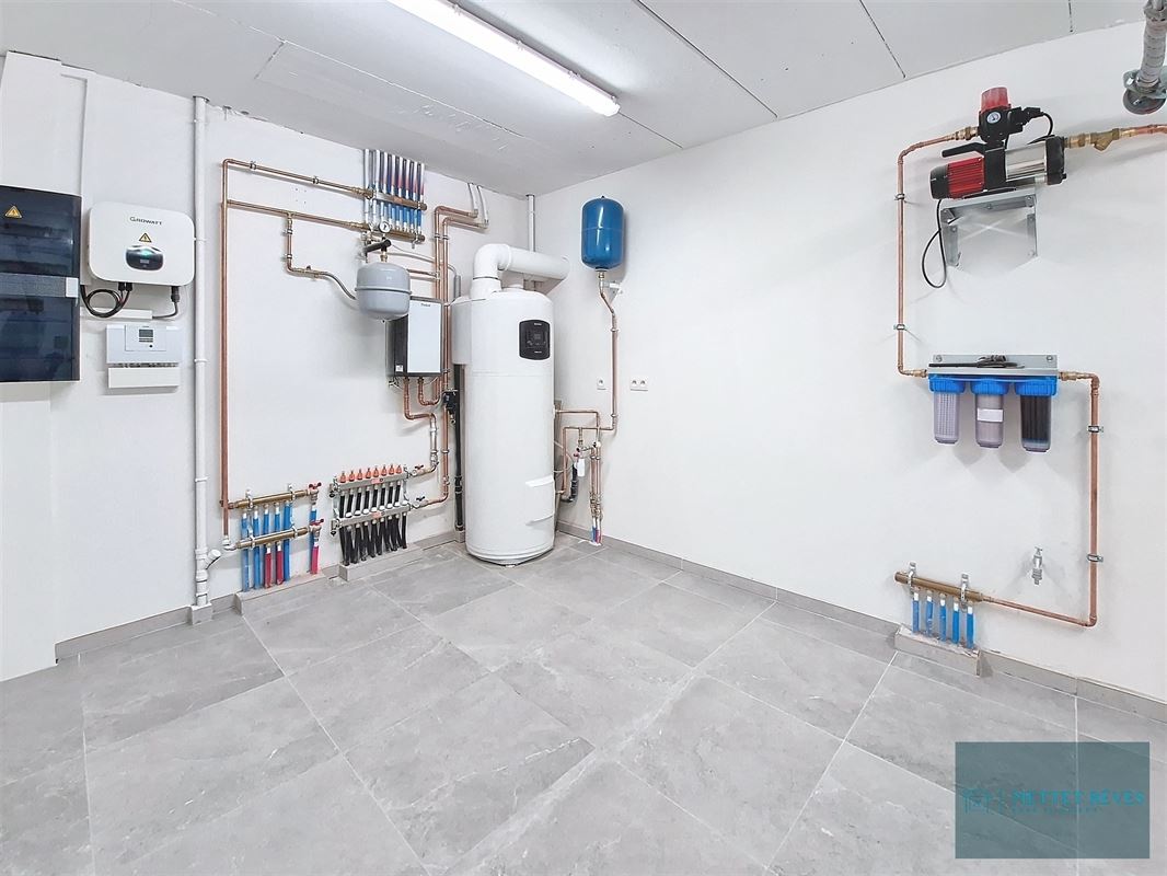 Villa neuve de 3 chambres jardin et garage.