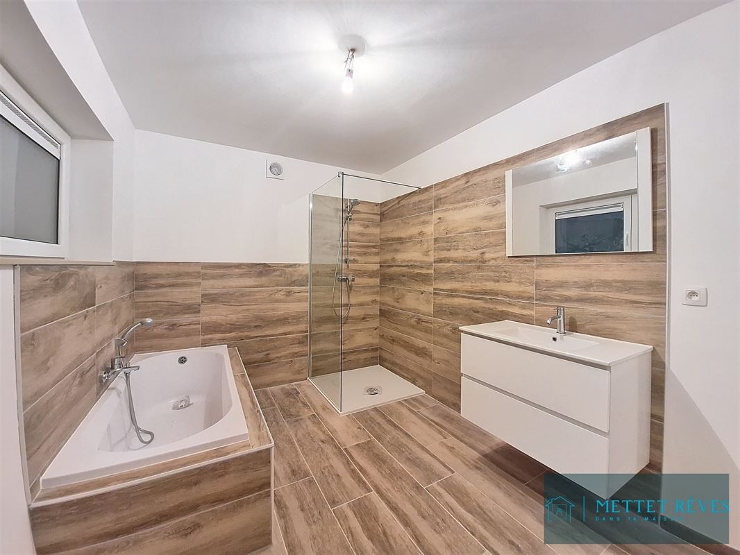 Villa neuve de 3 chambres jardin et garage.