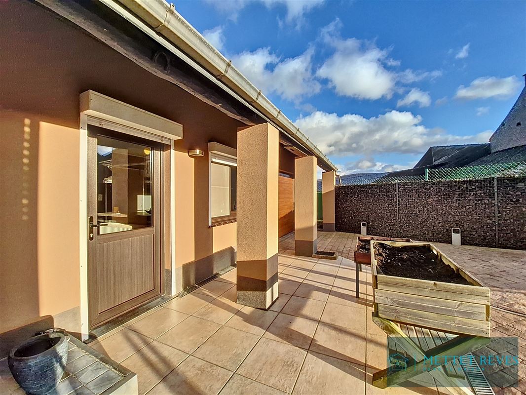 A vendre maison rénovée 3F. avec garage de 189m2.