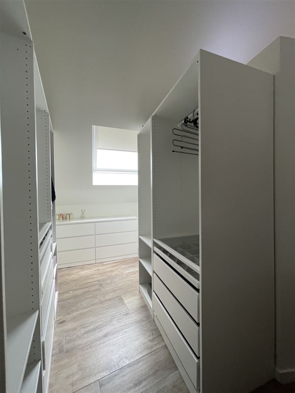 Charmante maison confortable rénovée de 3 chambres.