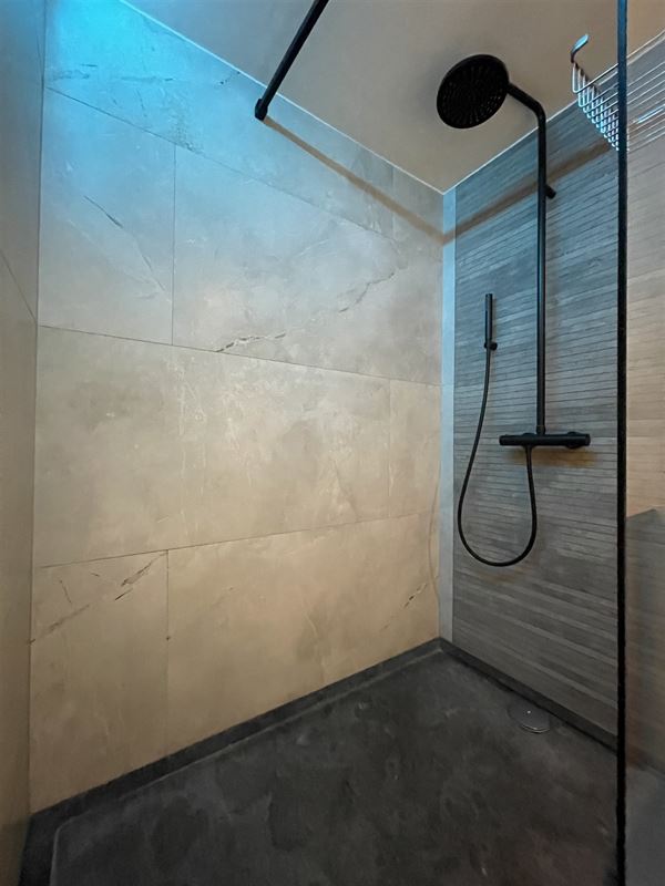 Charmante maison confortable rénovée de 3 chambres.