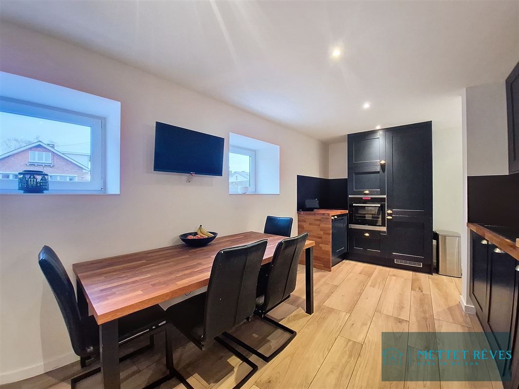 Charmante maison confortable rénovée de 3 chambres.