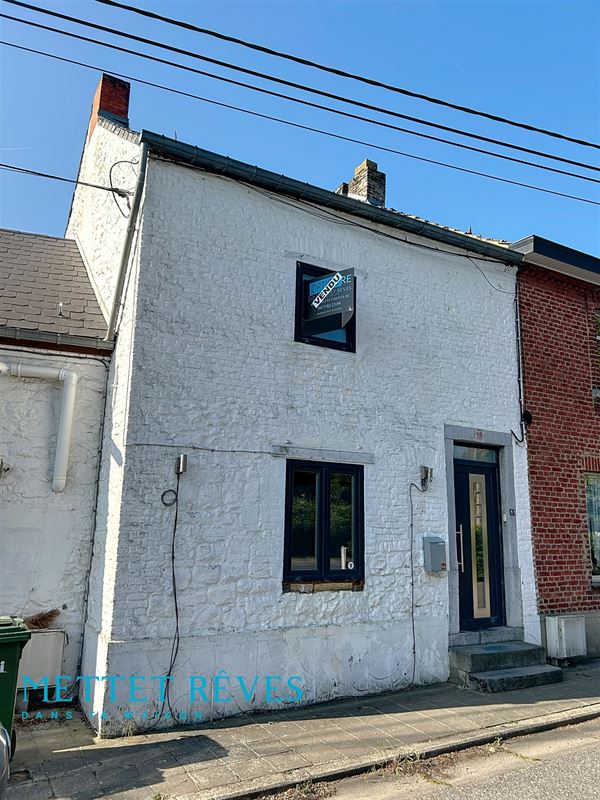 Charmante maison confortable rénovée de 3 chambres.