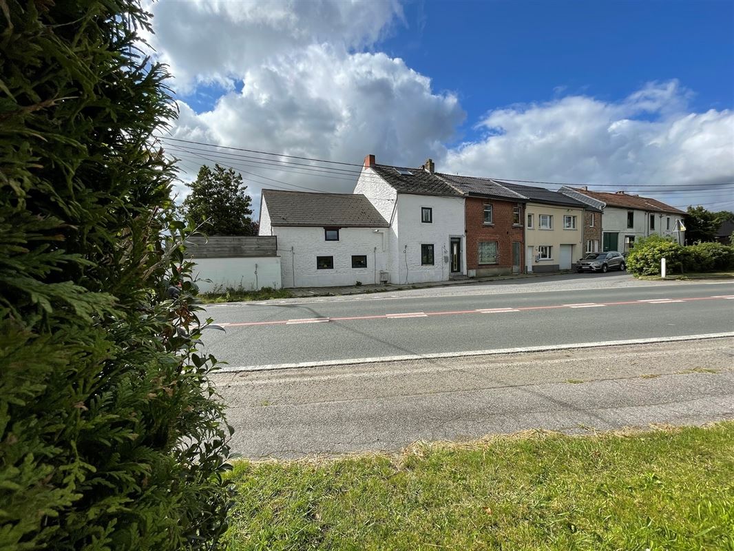 Charmante maison confortable rénovée de 3 chambres.