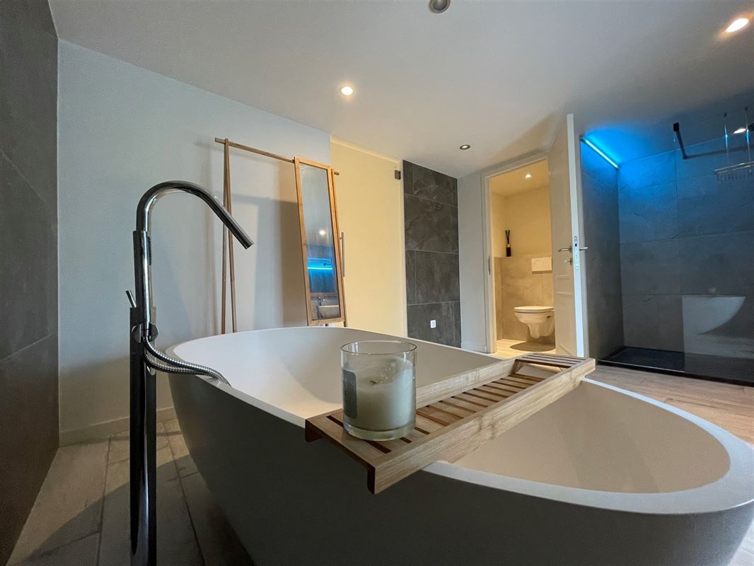 Charmante maison confortable rénovée de 3 chambres.