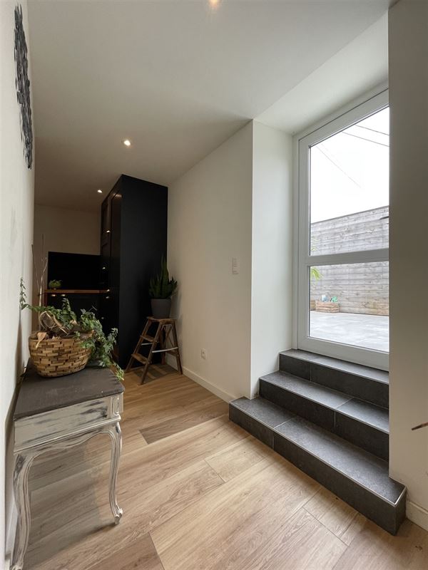 Charmante maison confortable rénovée de 3 chambres.