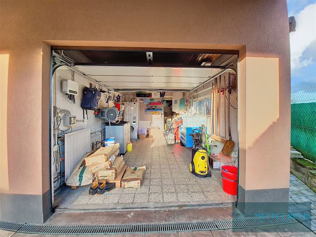 A vendre maison rénovée 3F. avec garage de 189m2.