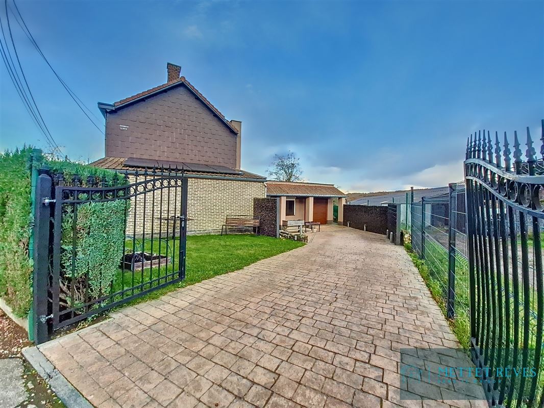 A vendre maison rénovée 3F. avec garage de 189m2.