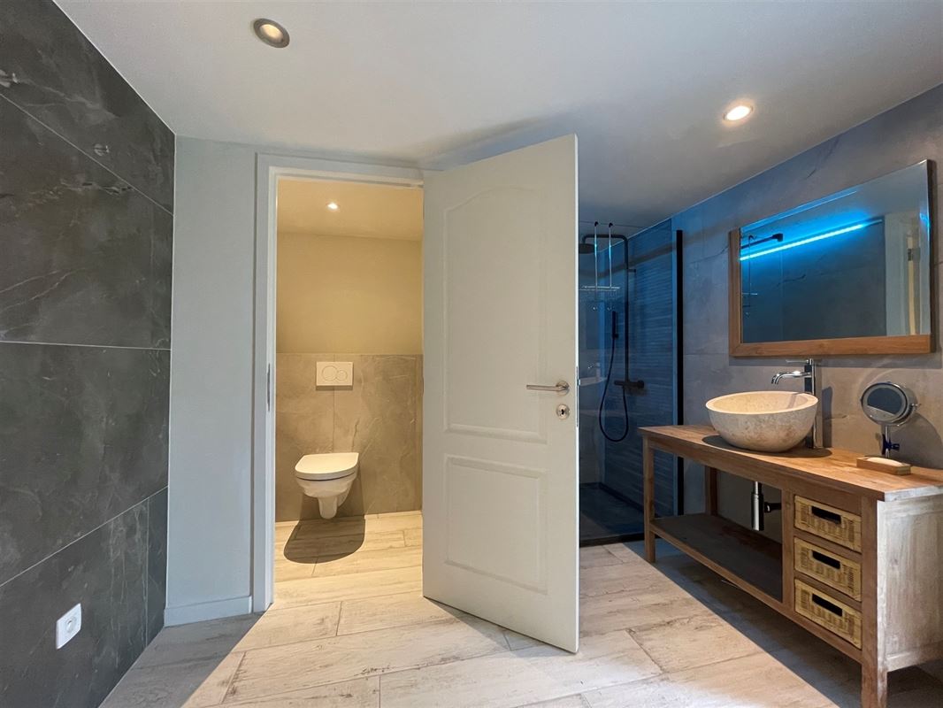 Charmante maison confortable rénovée de 3 chambres.