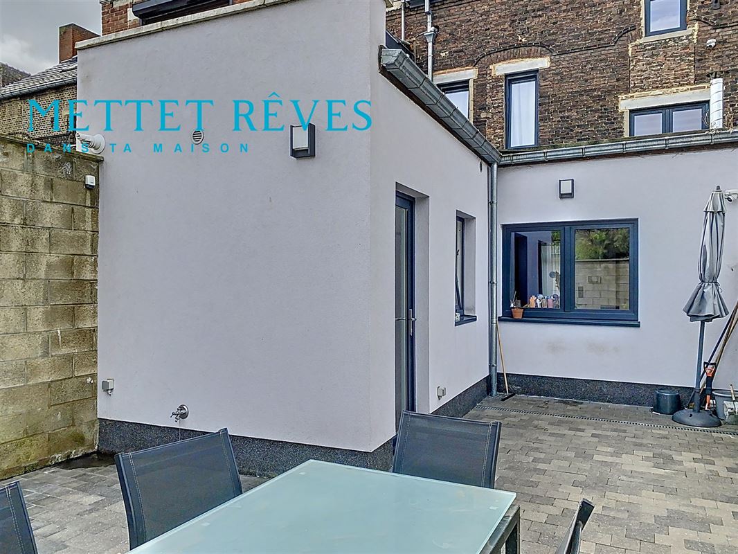 Maison rénovée de 3 chambres avec espace extérieur