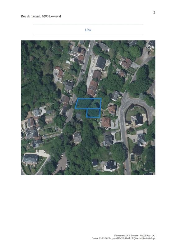 Terrain à bâtir dans un quartier résidentiel prisé.