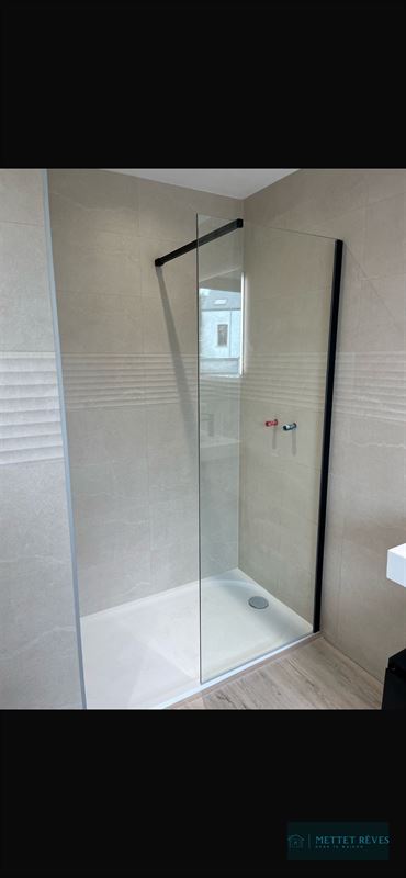 Maison entièrement rénovée de 4 chambres