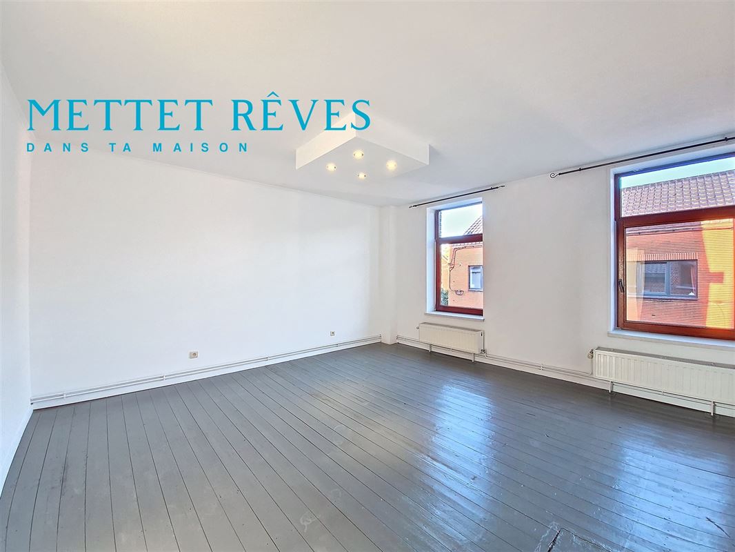 Maison de 185m2 de 3 chambres avec jardin.