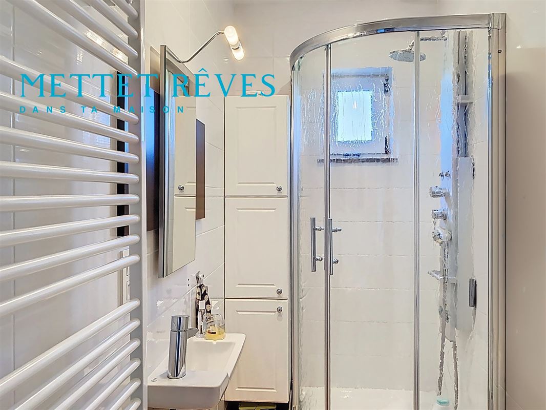 Villa 4 façades avec garage, agrémentée d’un grand jardin