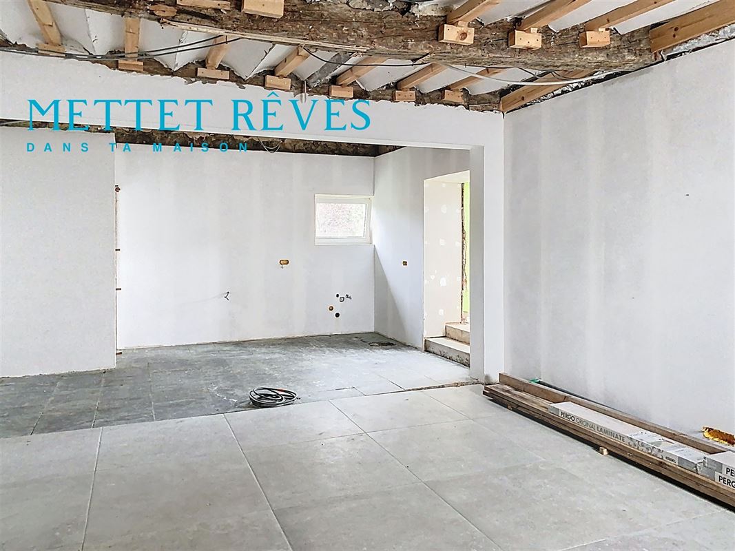 Maison de 3 façades+terrain à bâtir.