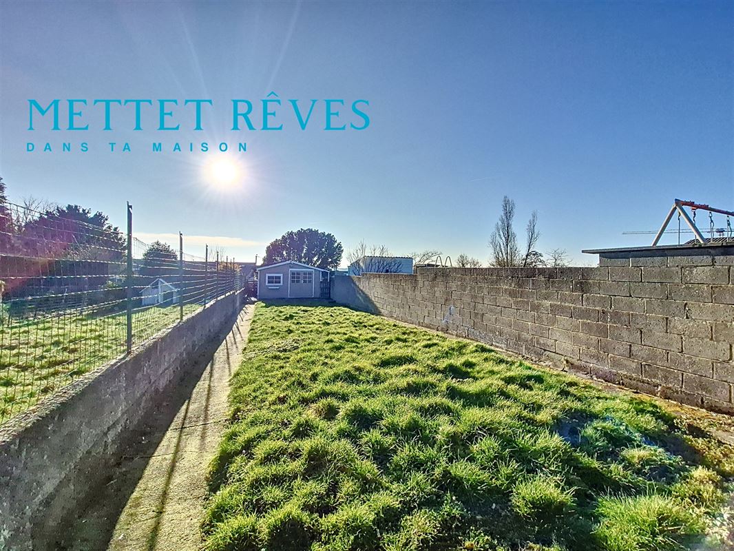 Maison de 185m2 de 3 chambres avec jardin.