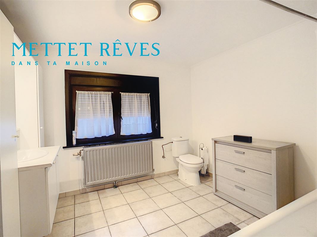 Maison de 185m2 de 3 chambres avec jardin.