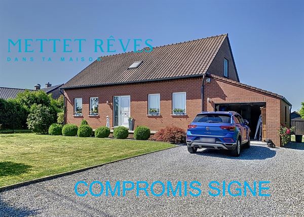 Villa 4 façades avec garage, agrémentée d’un grand jardin