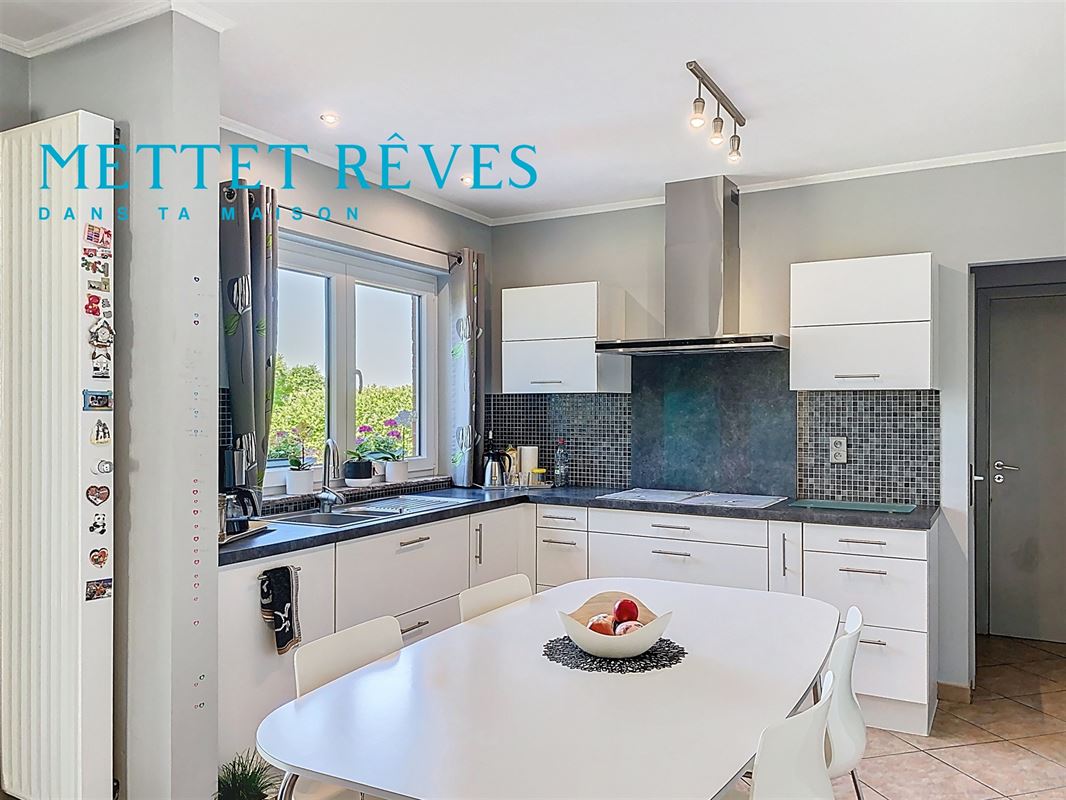 Villa 4 façades avec garage, agrémentée d’un grand jardin