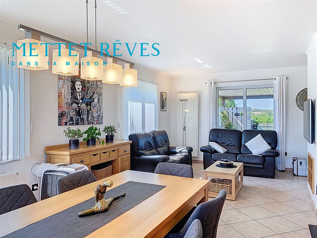 Villa 4 façades avec garage, agrémentée d’un grand jardin