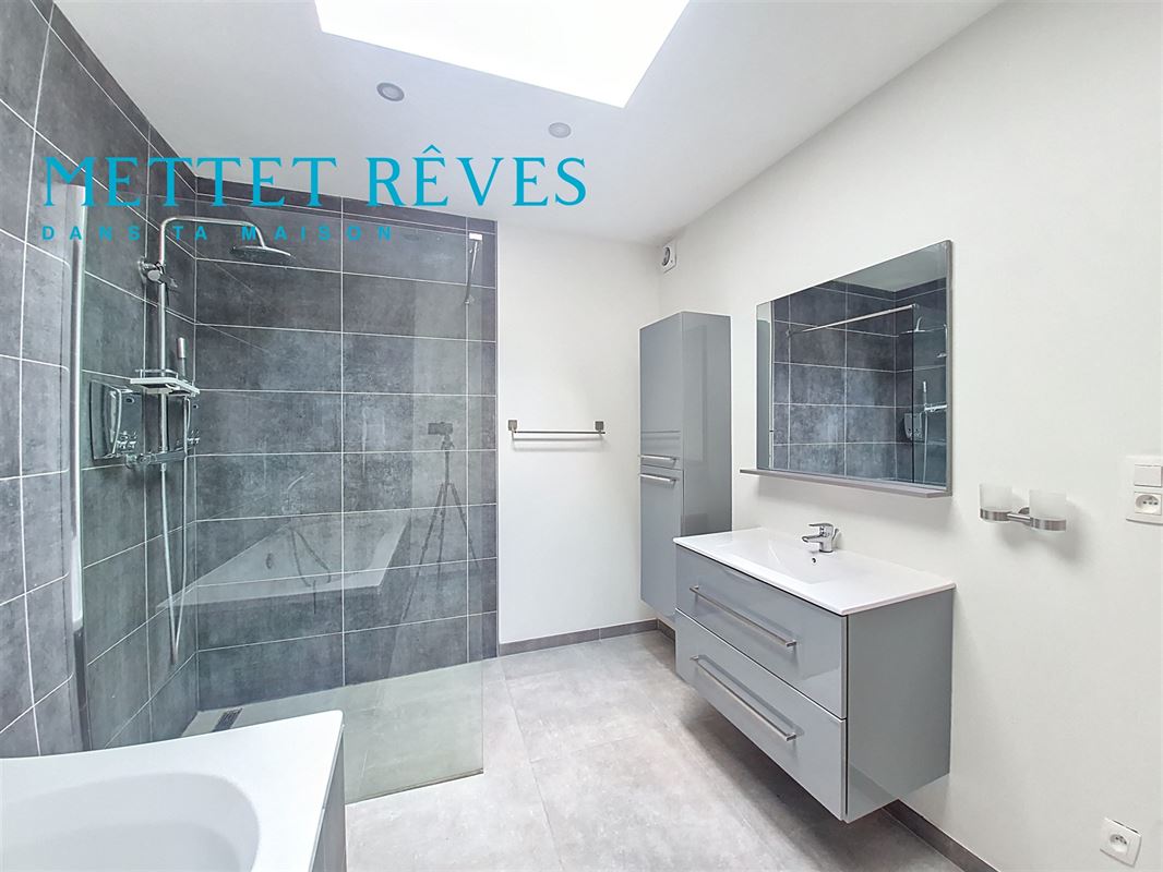 Maison rénovée 2 façades – 3 chambres + grenier aménageable