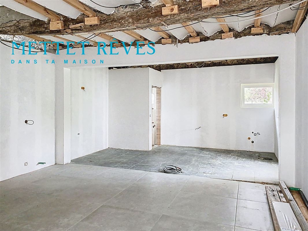 Maison de 3 façades+terrain à bâtir.