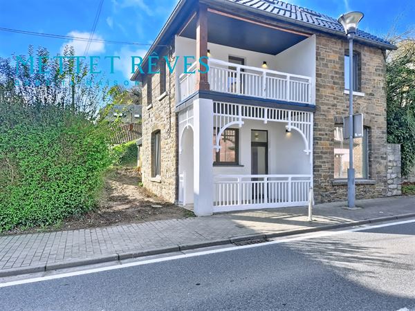 Charmante maison rénovée en 2025 de 3 chambres.