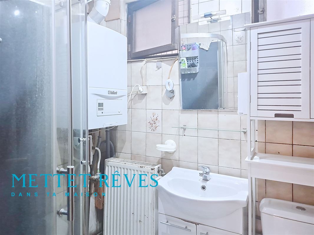 Maison de 3 à 4 ch. avec jardin et garage non attenant.