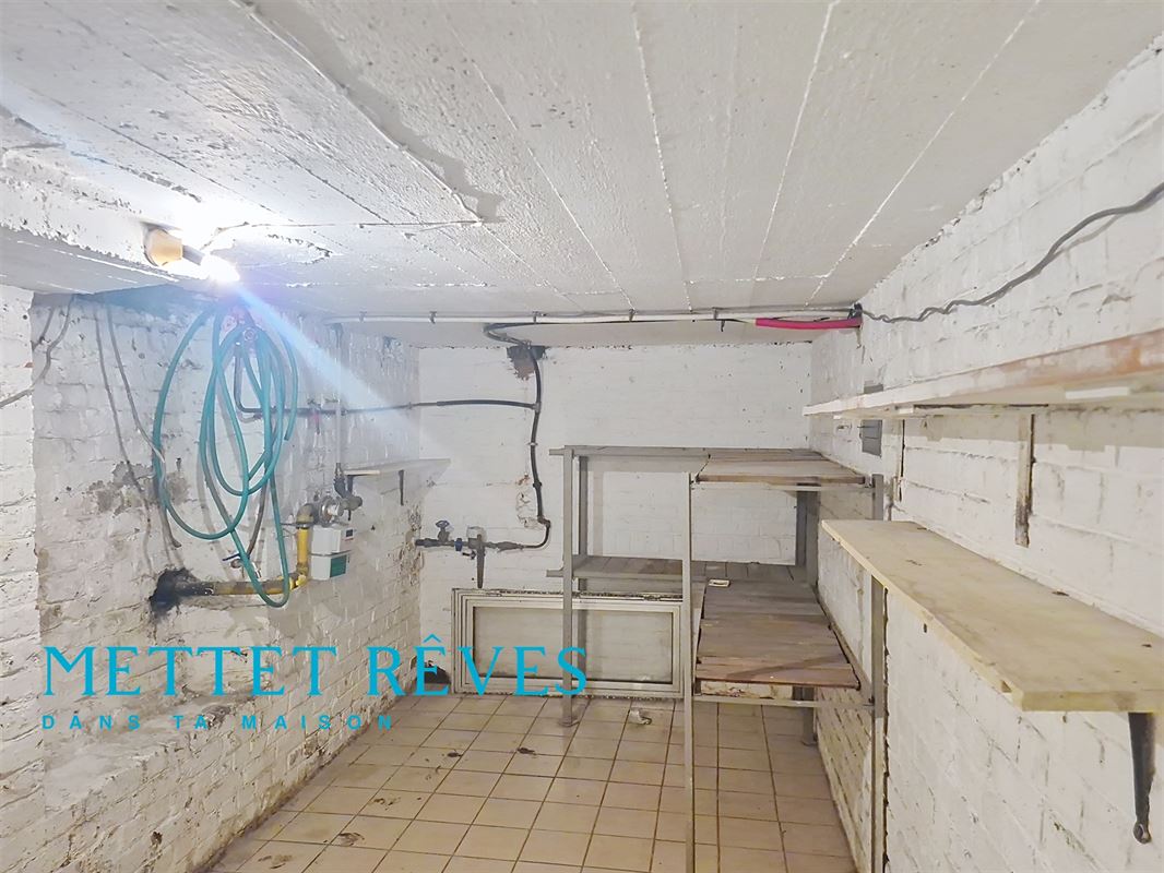 Maison de 3 à 4 ch. avec jardin et garage non attenant.