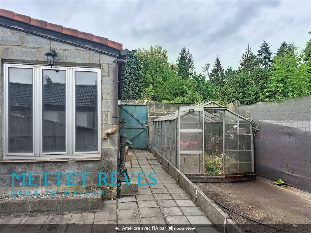 Maison de 3 à 4 ch. avec jardin et garage non attenant.