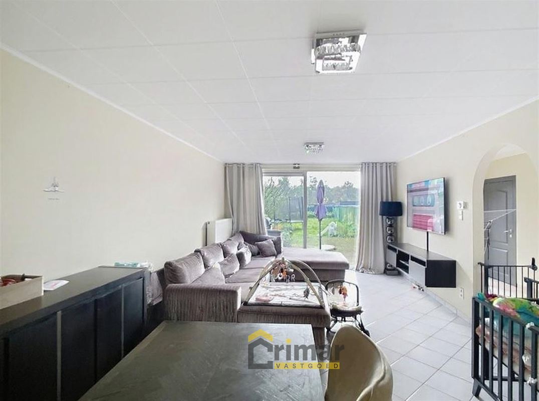 Woning met garage en tuin op het zuiden. De woning dient opgefrist te worden, maar heeft veel potentieel.