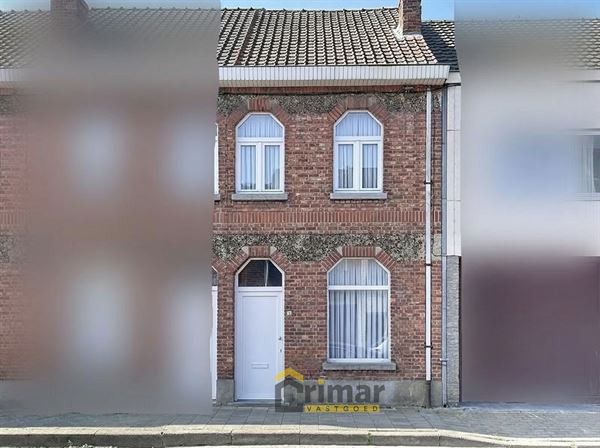 Te renoveren woning met meerdere slaapkamers en een perfect georiënteerde zuidtuin. Enorm potentieel!