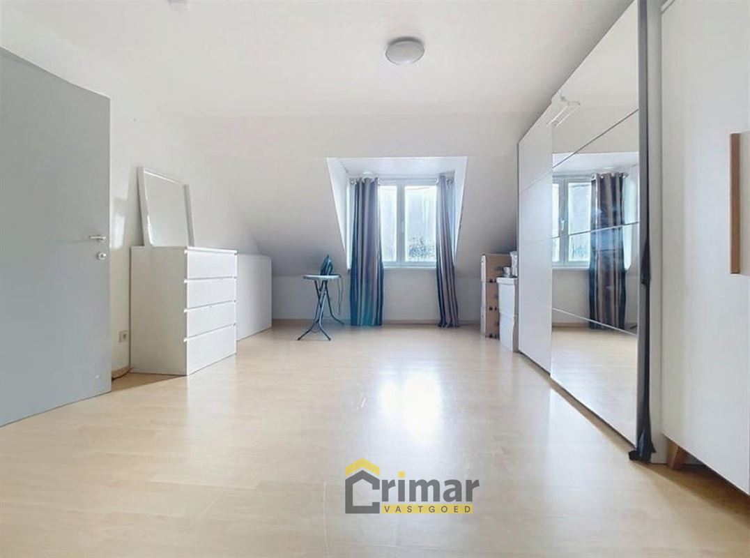 Woning met garage en tuin op het zuiden. De woning dient opgefrist te worden, maar heeft veel potentieel.